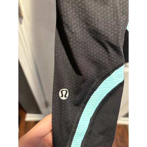 Women’s Lululemon Capri’s - Picture 3 of 4
